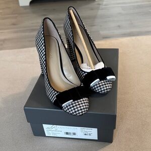 Ann Taylor Houndstooth Heels with Black Bow